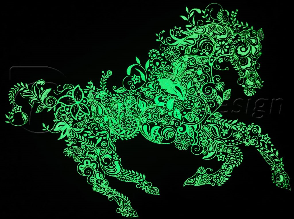 flower horse grow in dark green